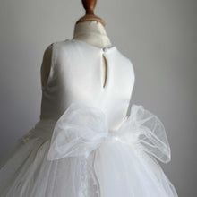 Load image into Gallery viewer, Fiona Blanca