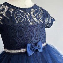 Load image into Gallery viewer, Serenade